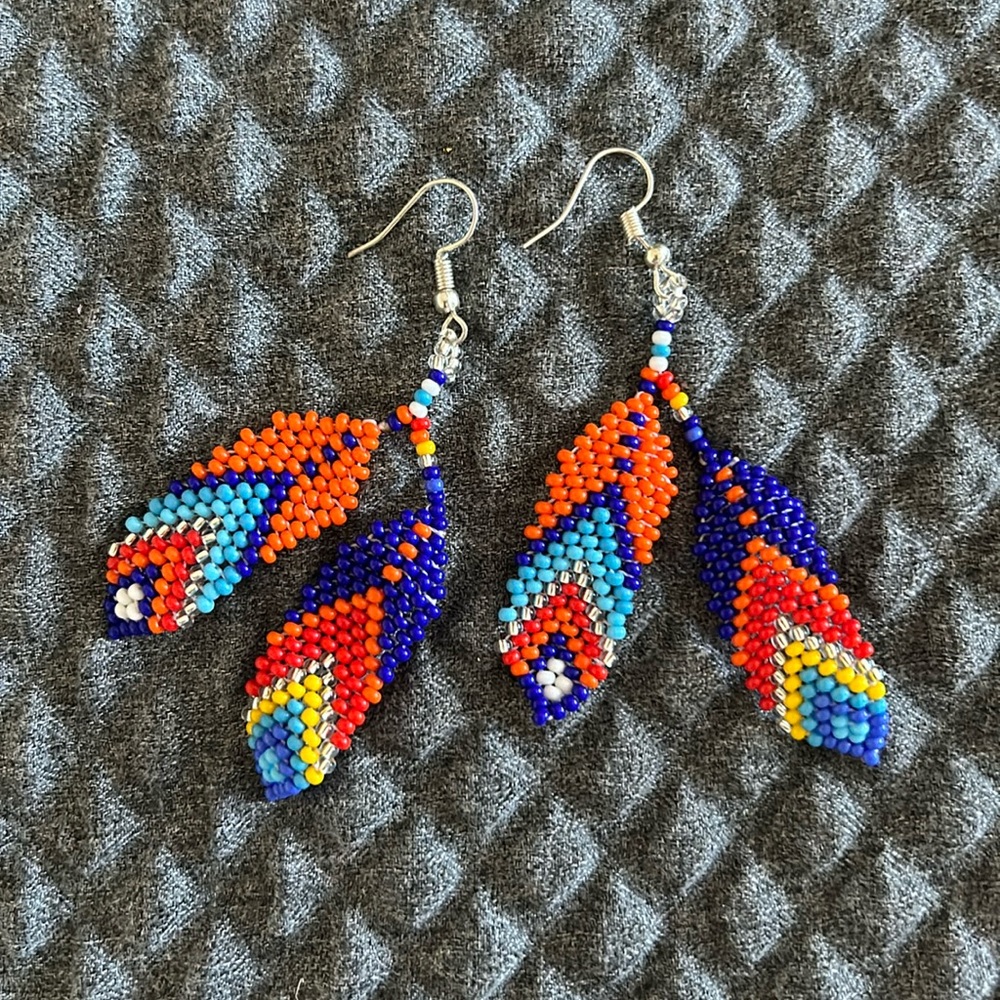 Beautiful native american jewelry beaded feathers earrings nEW